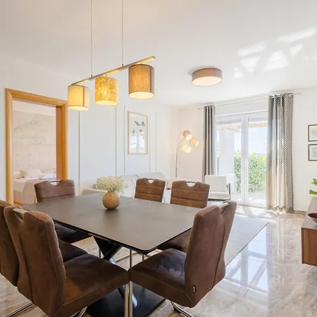 Leonarda *** Apartment *